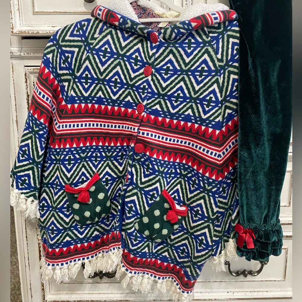 Matilda Jane. Euc. A caroling we go holiday poncho & velvet leggings. Size 12.
